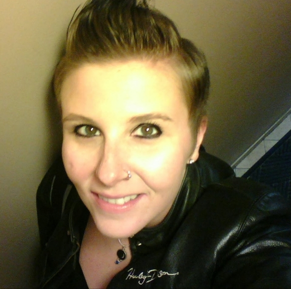 Meet your Posher, Amber - Picture 1 of 5